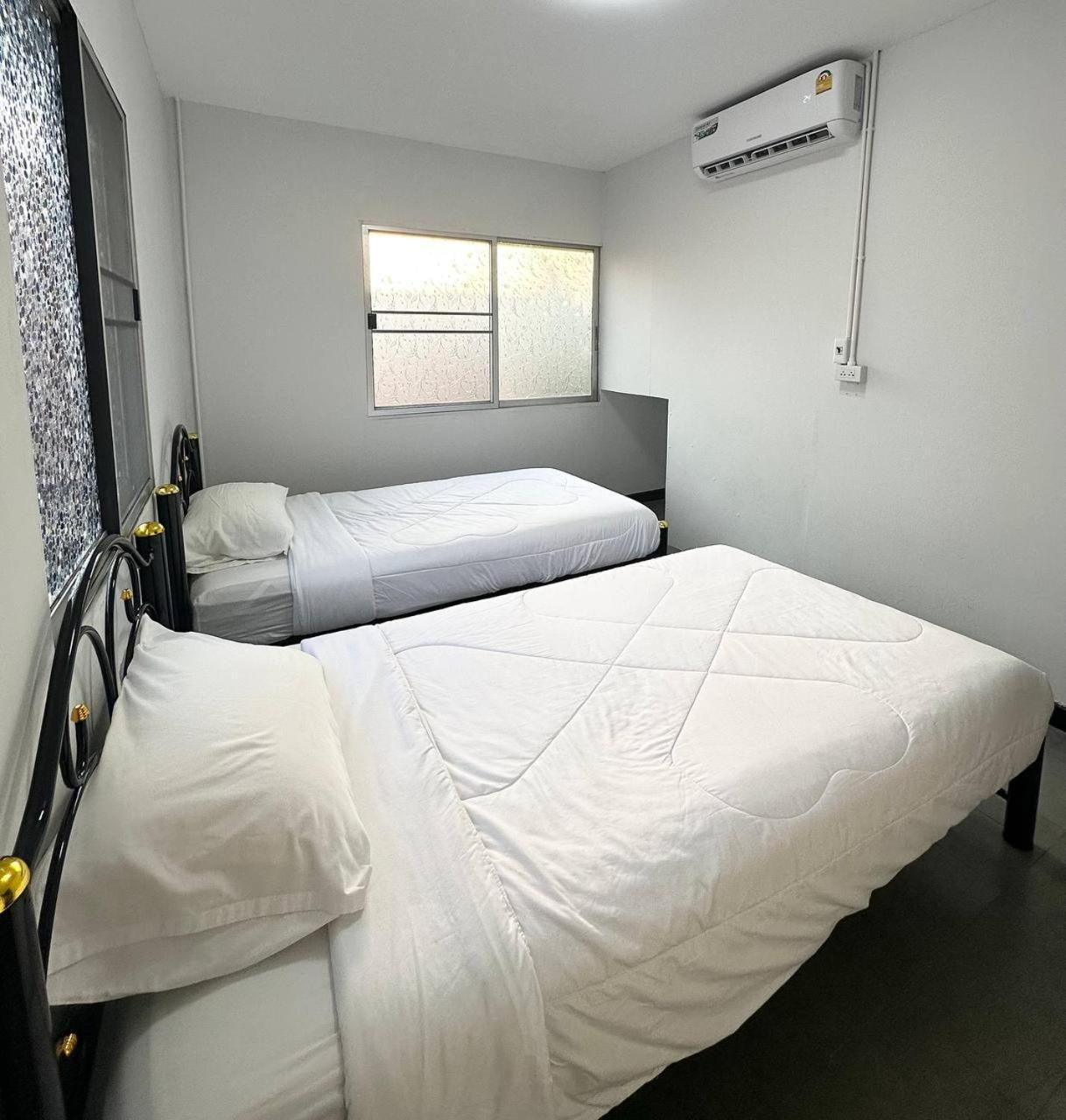 Adora Hostel Chiang Mai Esterno foto