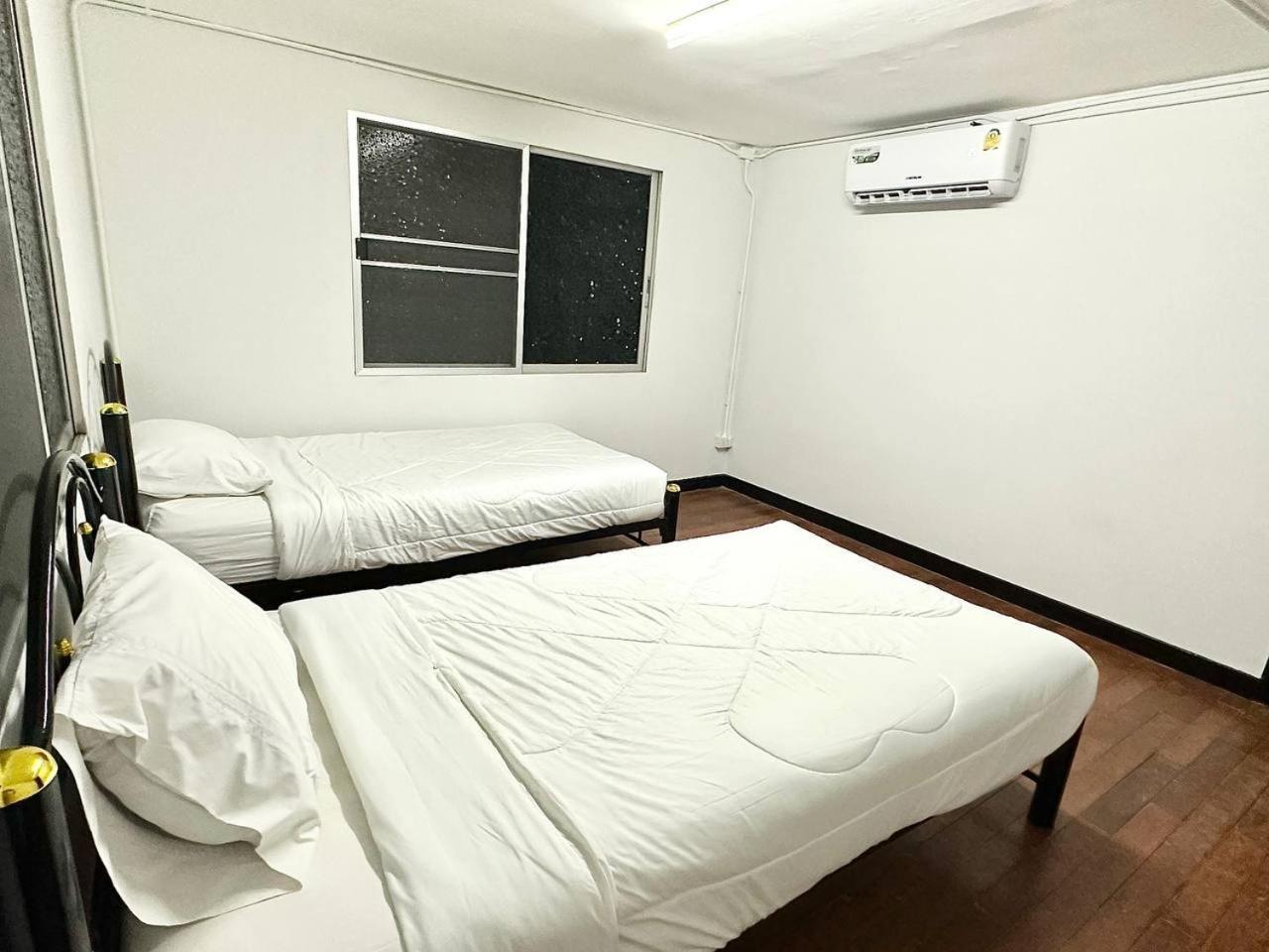 Adora Hostel Chiang Mai Esterno foto